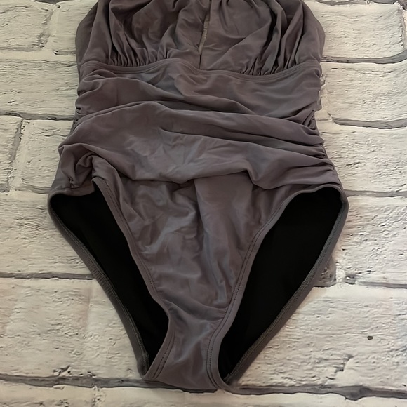 Mauve La Blanca swimsuit. Sz 10. Great condition - Picture 3 of 5